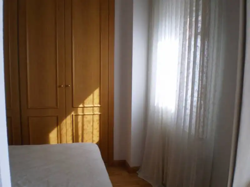 Bedroom of Flat for sale in Madrid  with Heating, Private garden and Parquet flooring