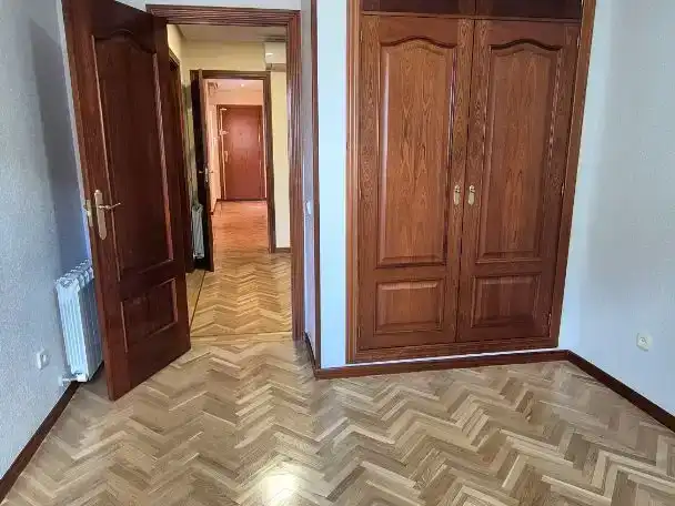 Wohnung zum Verkauf in  Madrid Capital mit Klimaanlage und Terrasse