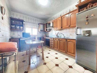 Kitchen of Flat for sale in Argamasilla de Calatrava  with Air Conditioner and Balcony