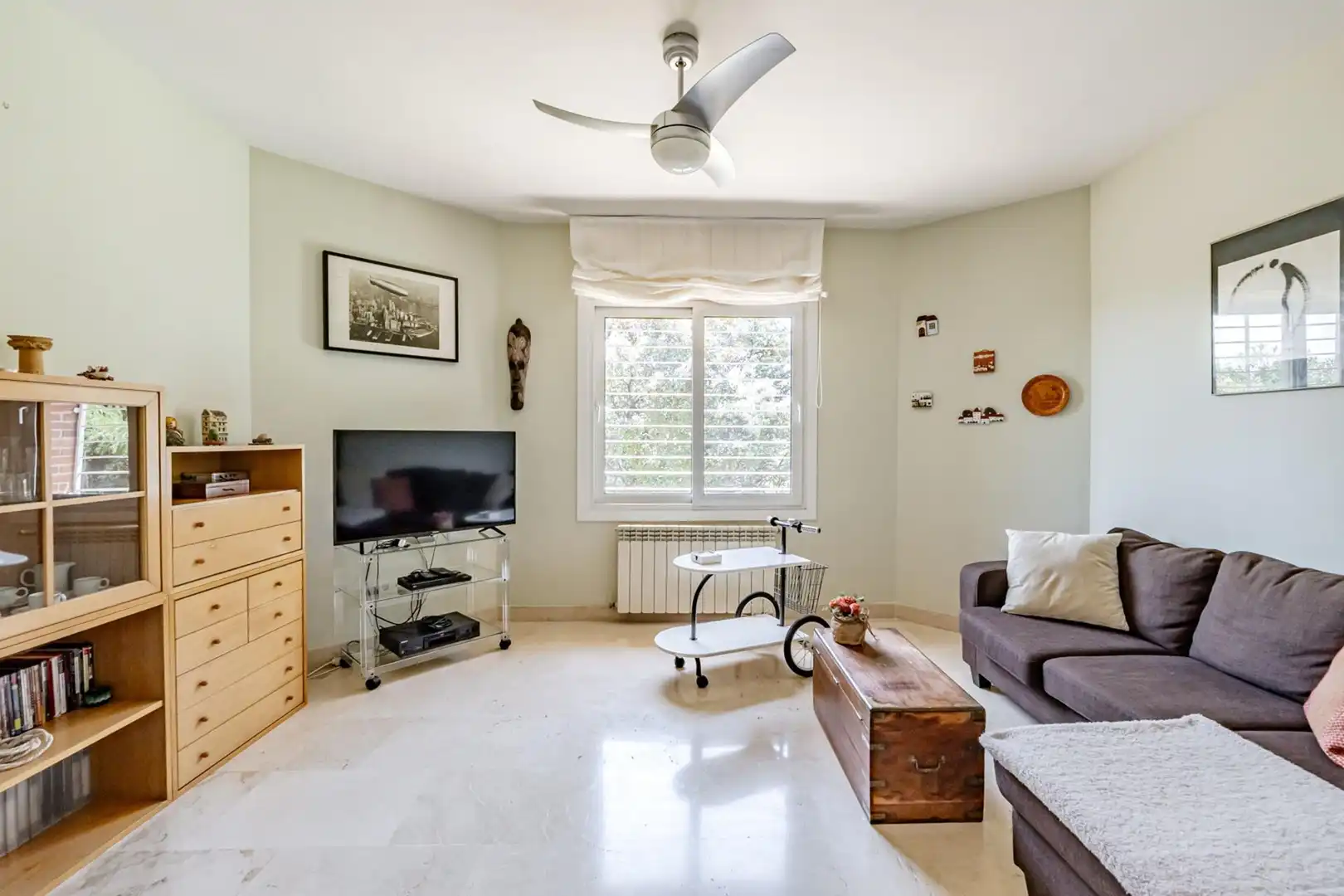 Sala de estar de Casa o chalet en venta en Las Rozas de Madrid con Aire acondicionado, Calefacción y Jardín privado