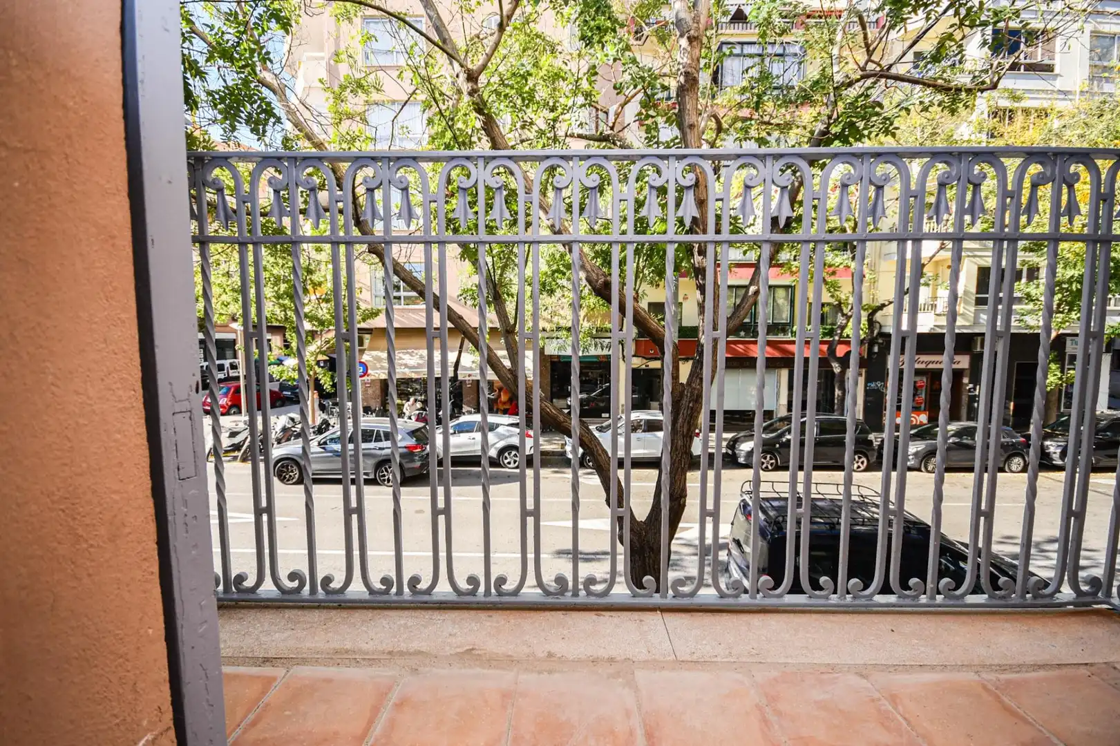 Außenansicht von Wohnung zur Miete in  Palma de Mallorca mit Terrasse, Abstellraum und Balkon