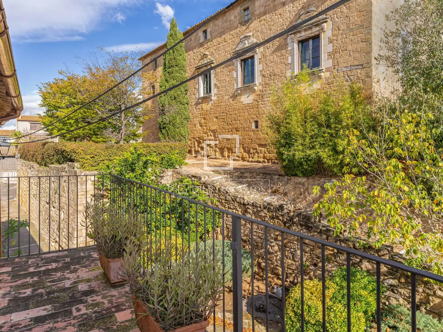 Vista exterior de Finca rústica en venta en Bàscara con Aire acondicionado, Calefacción y Jardín privado