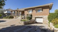 Vista exterior de Casa o xalet en venda en Villalbilla amb Calefacció