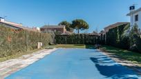 Piscina de Casa adosada en venda en Talamanca de Jarama amb Calefacció, Jardí privat i Terrassa