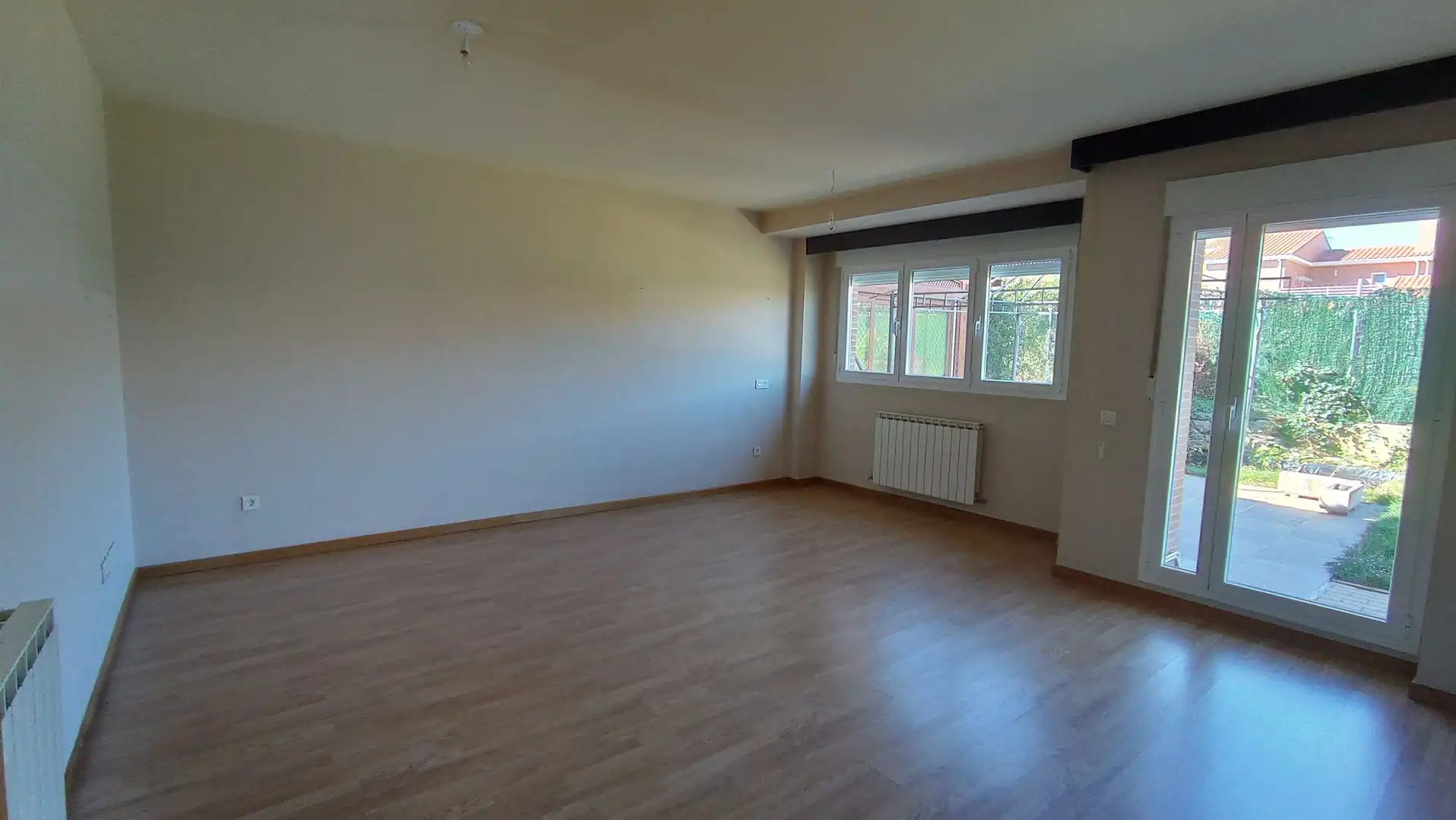 Sala de estar de Casa adosada de alquiler en Pelabravo con Calefacción, Jardín privado y Parquet