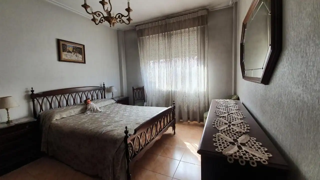 Bedroom of Flat for rent in Ourense Capital   with Heating, Furnished and Balcony
