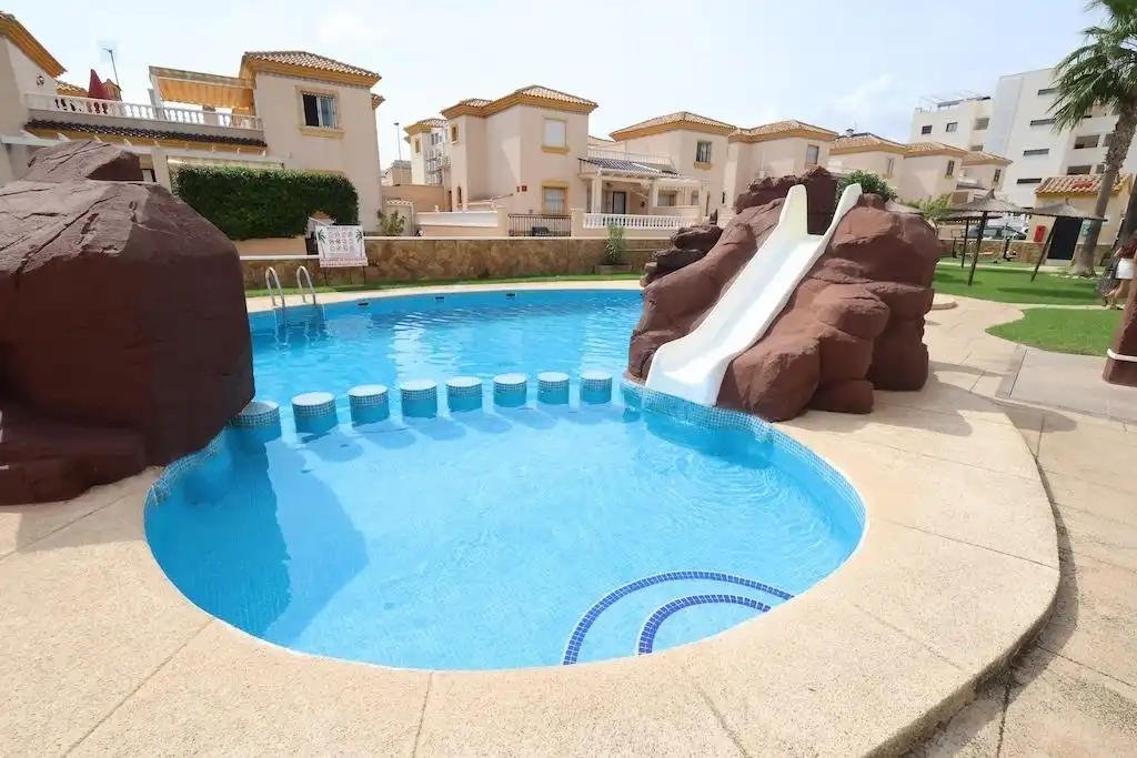 Maison mitoyenne avec piscine à louer à Calle ESTRAGON, imagen 24