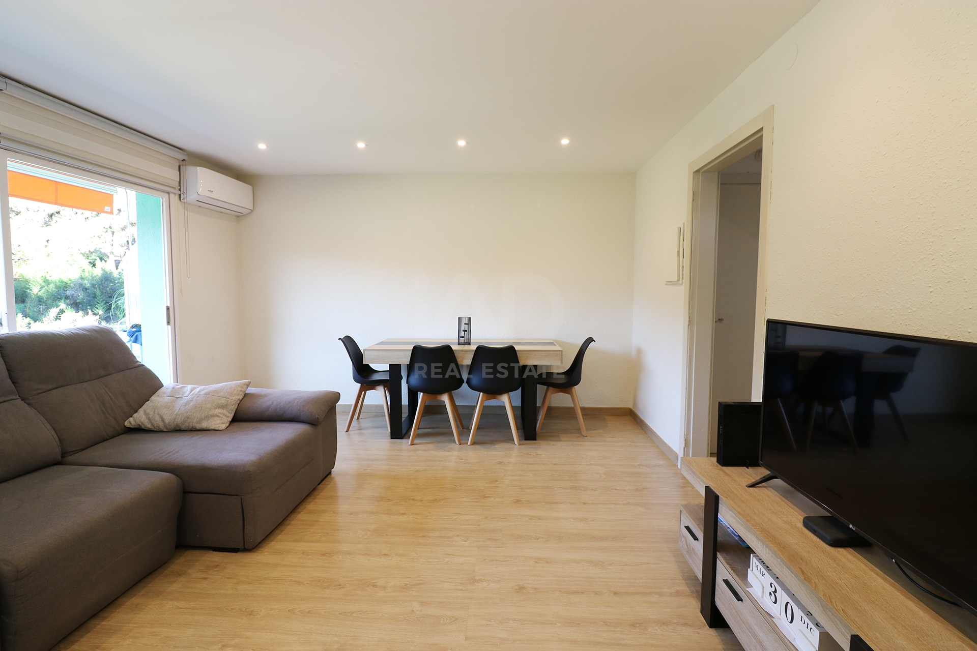 Living room of Flat for sale in Sant Andreu de Llavaneres  with Air Conditioner and Heating