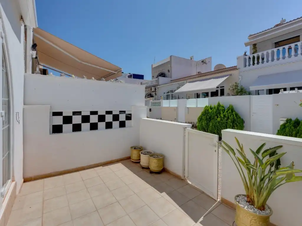 Bungalow con jardín en venta en Zona Carrefour - Urbanizaciones, imagen 5