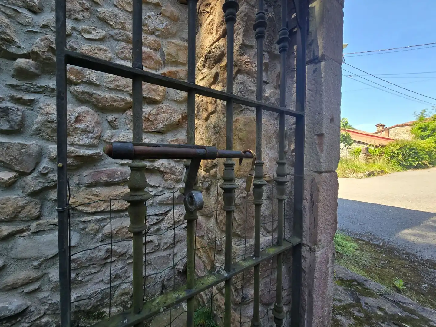 Houses for sale in Valdáliga  with Heating and Private garden