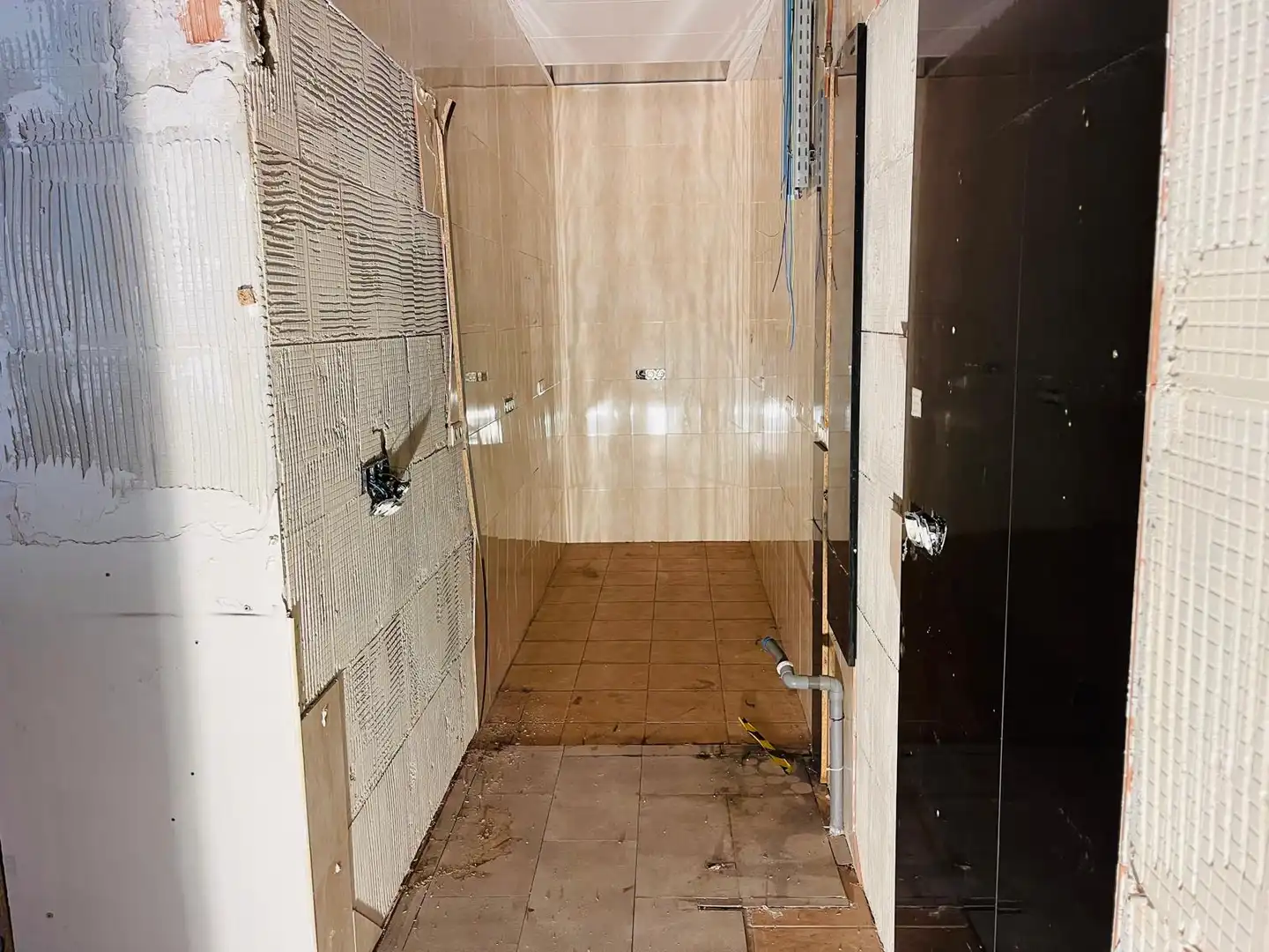 Bathroom of Commercial properties for rent in Antequera  with Air Conditioner