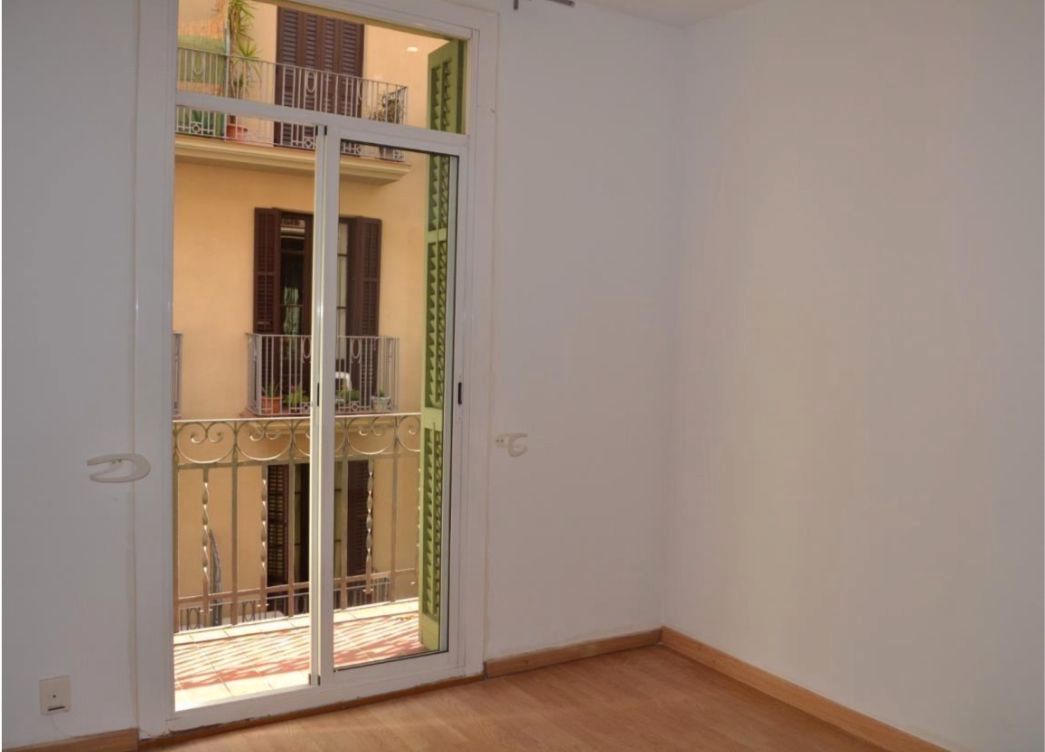 Dormitori de Pis en venda en  Barcelona Capital amb Calefacció, Parquet i Forn