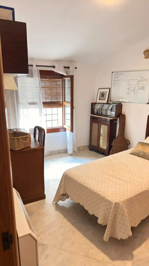 Bedroom of Houses for share in Albaicín