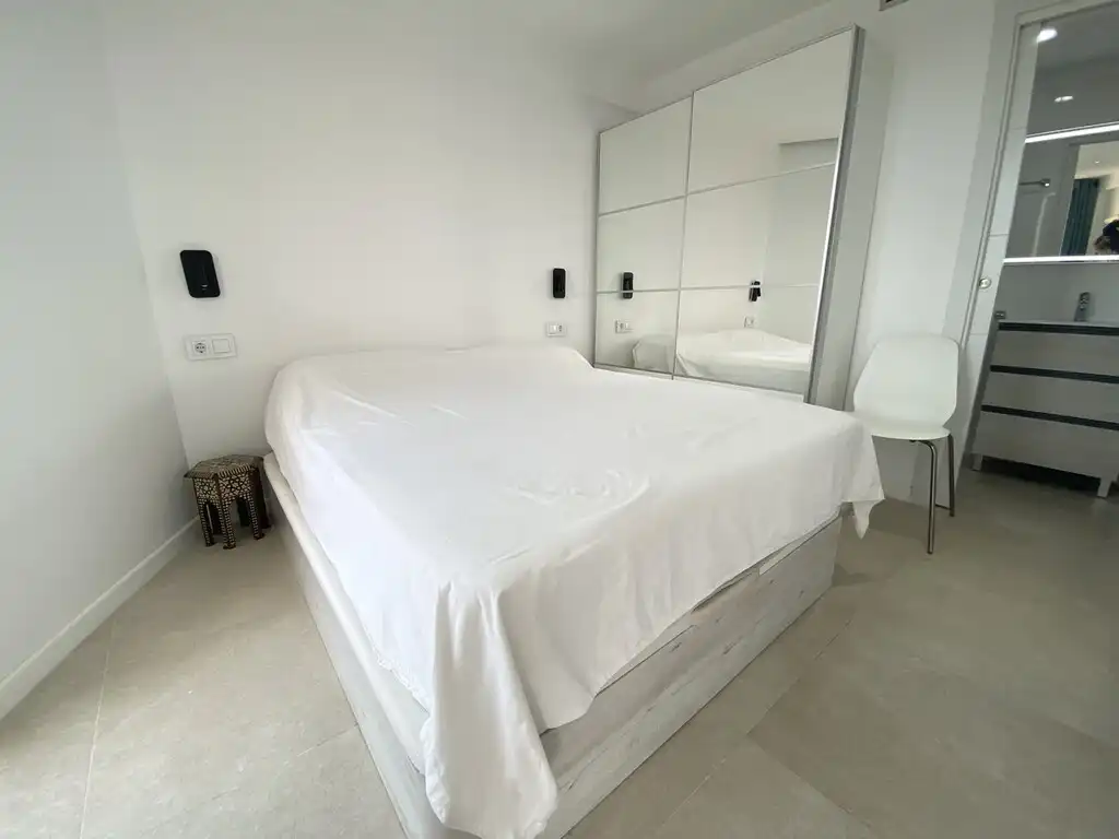 Dormitori de Apartament en venda en Calvià amb Aire condicionat i Terrassa