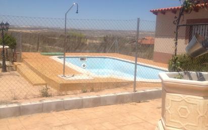 Swimming pool of House or chalet for sale in Barajas de Melo  with Air Conditioner, Heating and Swimming Pool