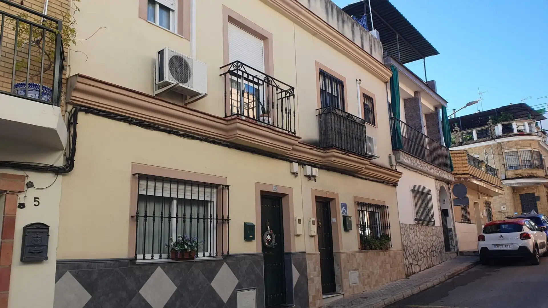 Vista exterior de Casa adosada en venta en Camas con Aire acondicionado, Terraza y Trastero