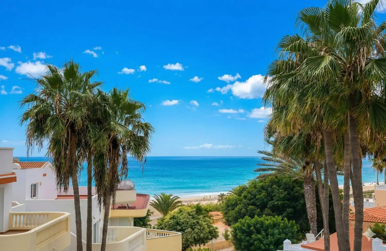 Außenansicht von Wohnung zum Verkauf in Pájara mit Privatgarten, Terrasse und Gemeinschaftspool