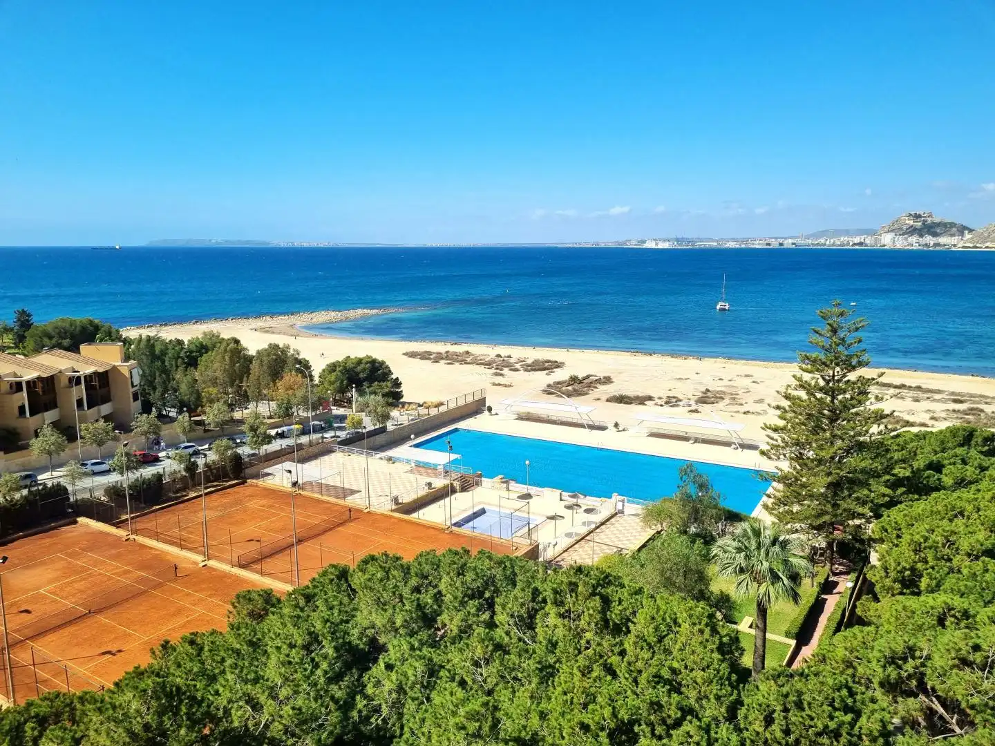 Piscina de Pis en venda en Alicante / Alacant amb Aire condicionat, Terrassa i Traster