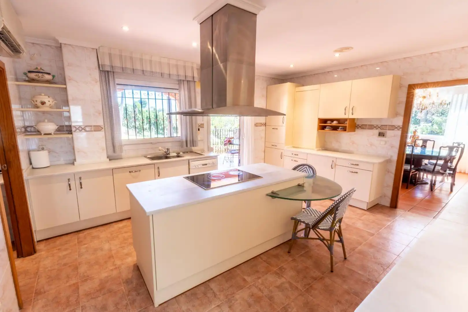 Cocina de Casa o chalet en venta en Alginet con Aire acondicionado, Calefacción y Jardín privado