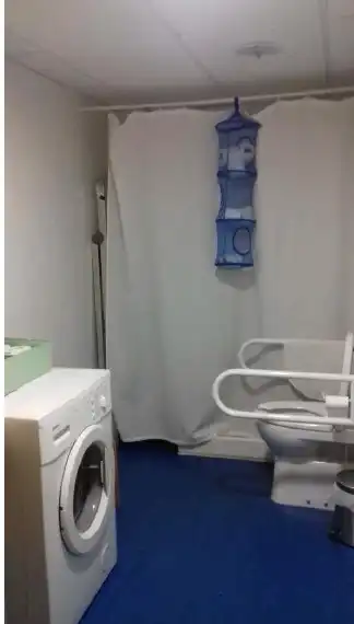 Baño de Local en venta en Sevilla con Aire acondicionado