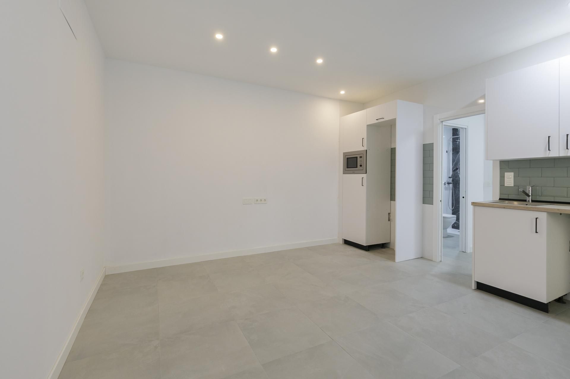 Apartment for sale in  Granada Capital