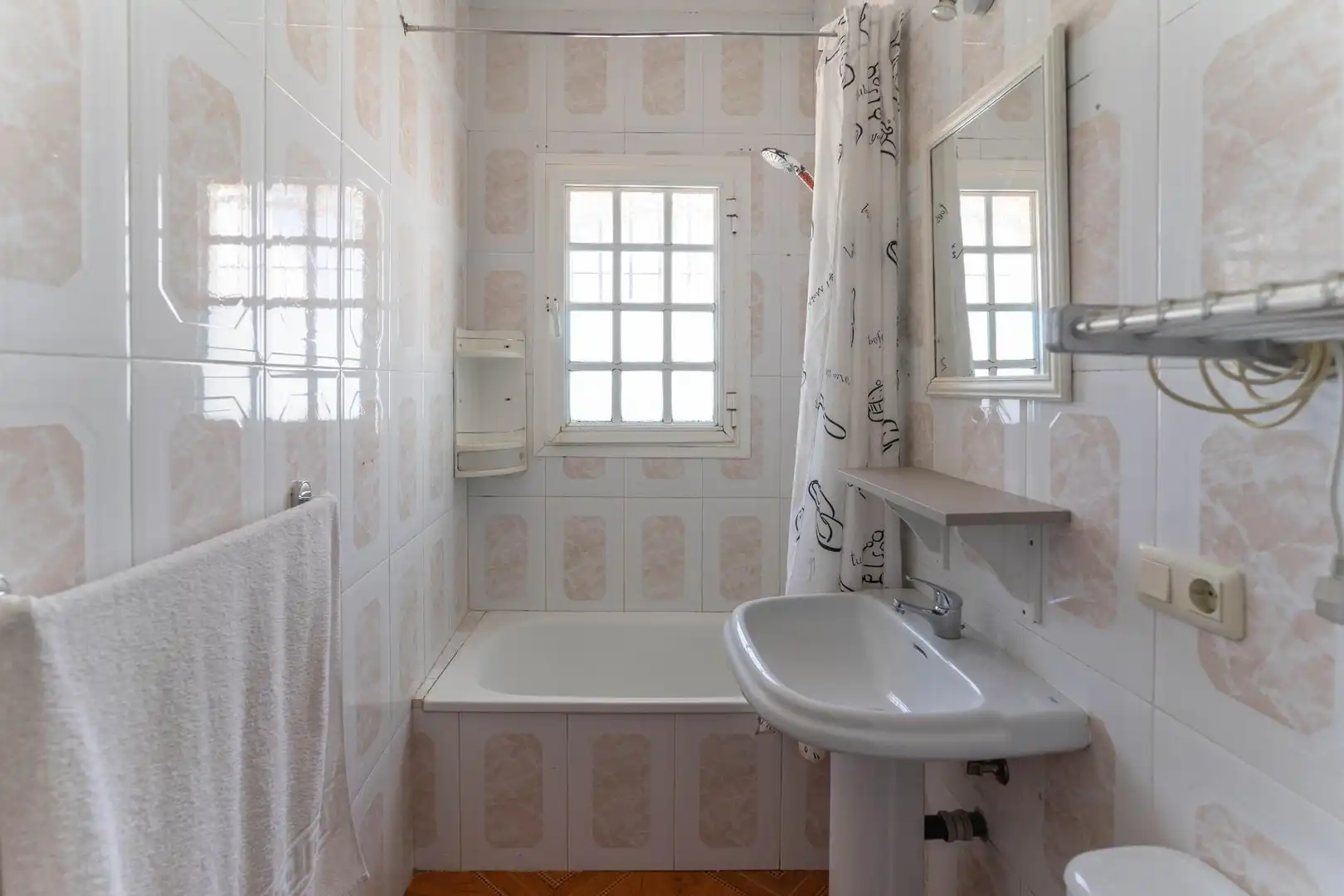 Badezimmer von Einfamilien-Reihenhaus zur Miete in Alhaurín El Grande mit Terrasse und Möbliert