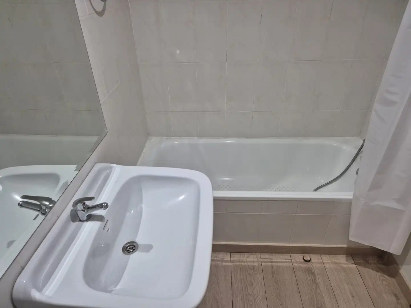 Baño de Piso de alquiler en Talavera de la Reina con Aire acondicionado, Calefacción y Parquet