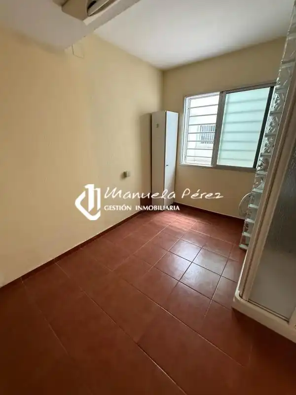 Außenansicht von Gebäude zur Miete in Cáceres