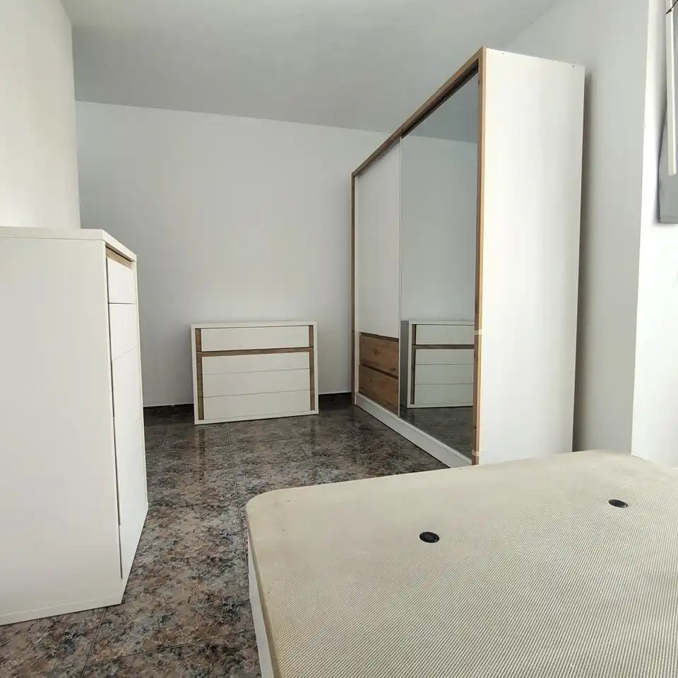 Dormitori de Apartament de lloguer en Telde amb Traster i Moblat
