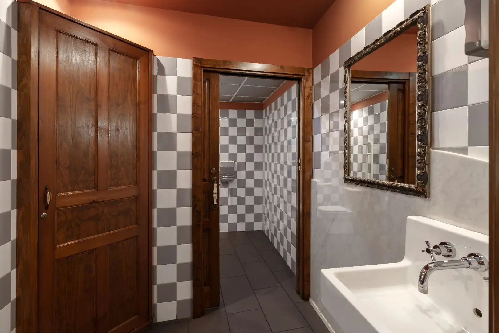 Baño de Local en venta en Tolosa con Aire acondicionado y Amueblado