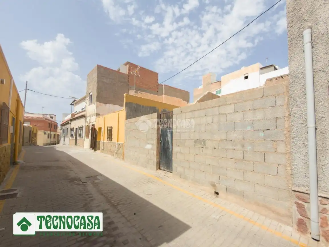Terreny residencial en venda a Adra