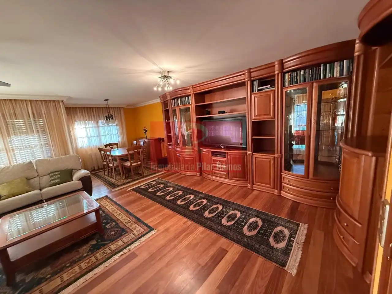 Sala d'estar de Casa adosada en venda en Sariegos amb Calefacció, Jardí privat i Terrassa