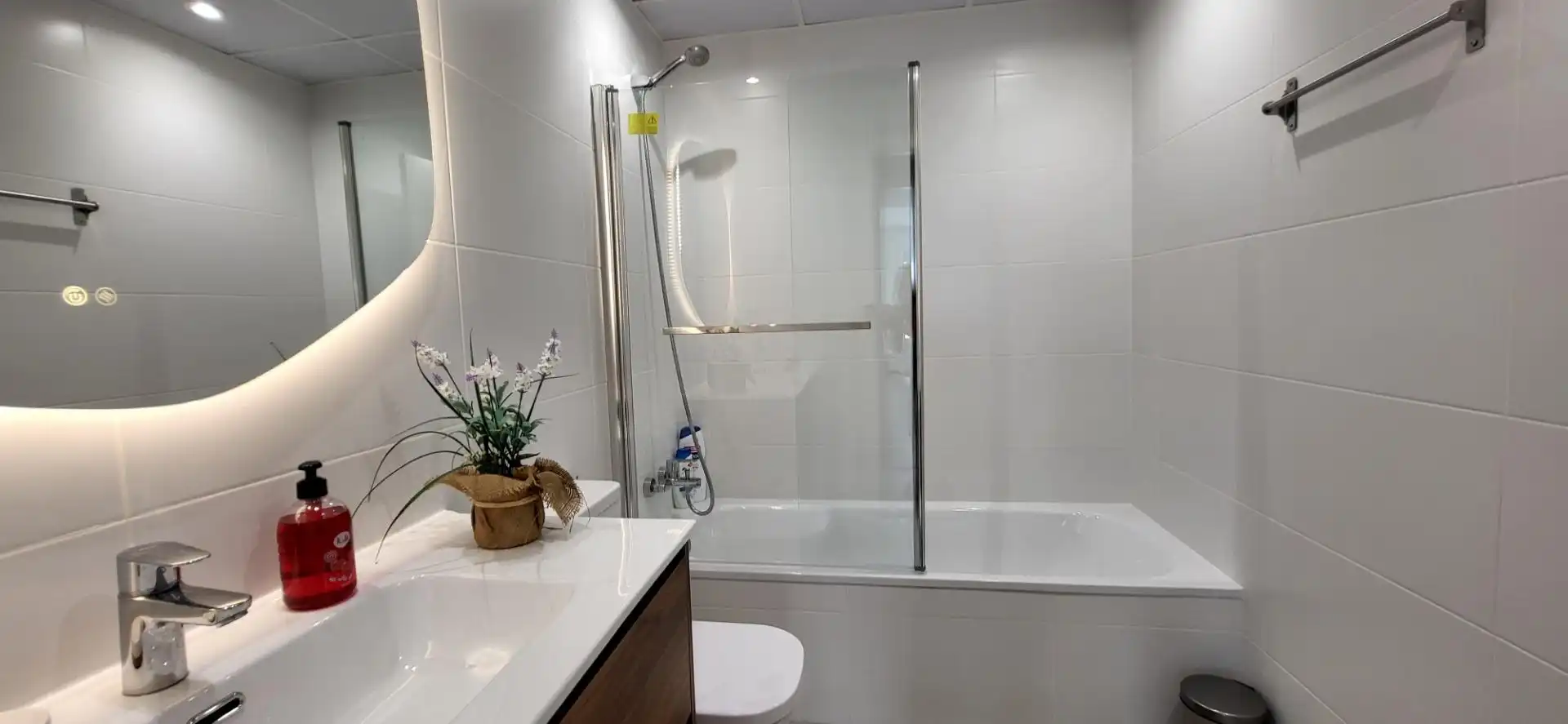 Bany de Apartament de lloguer en Marbella amb Aire condicionat, Calefacció i Terrassa