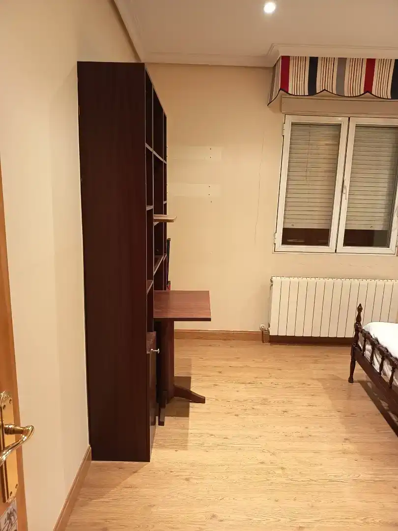 Habitación de Piso para compartir en Ciudad Real con Aire acondicionado, Parquet y Amueblado