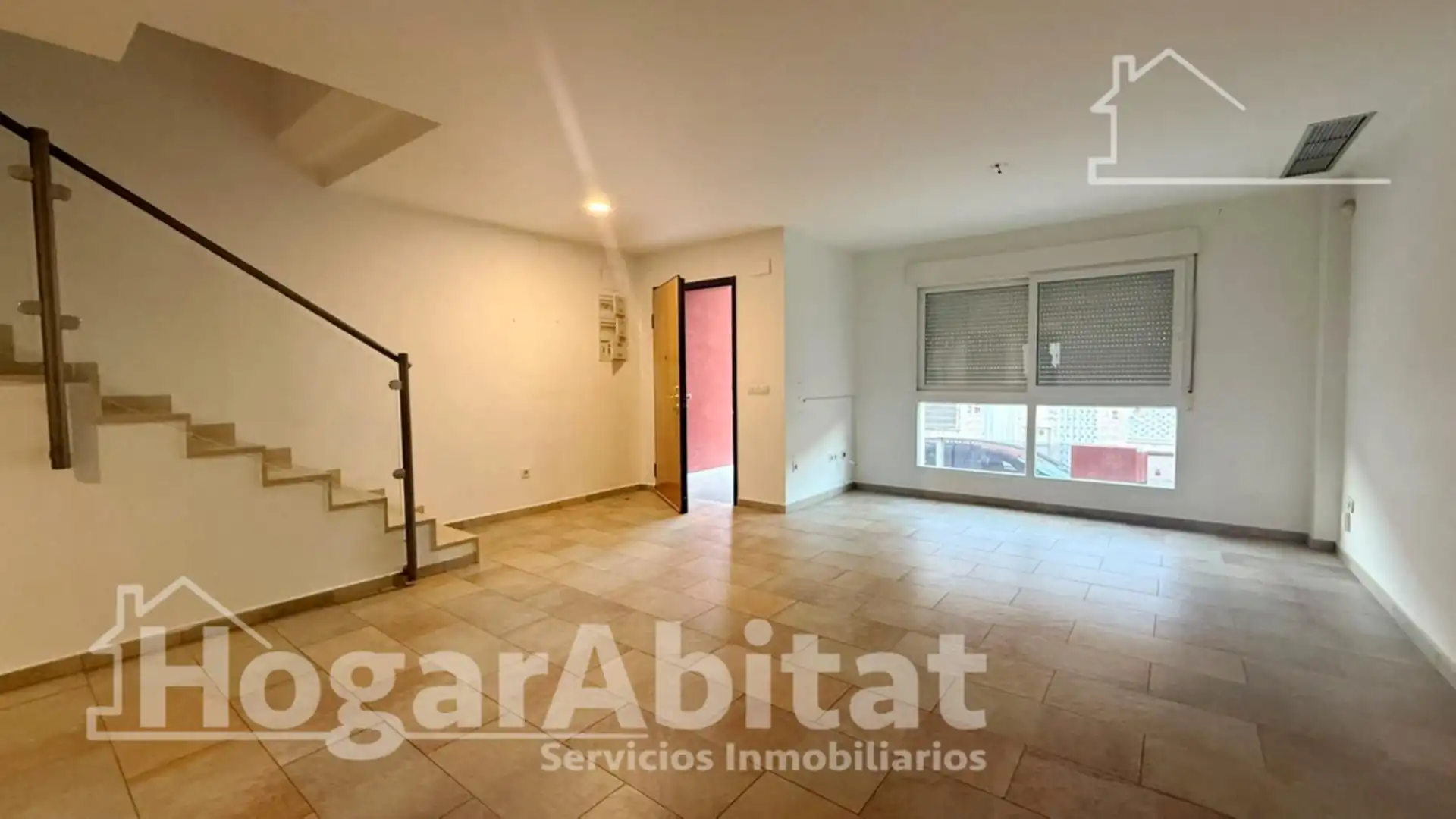 Adossat amb terrassa en venda a Calle les Germanías, imagen 4