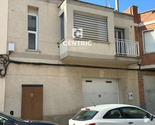 Vista exterior de Casa adosada en venda en Terrassa