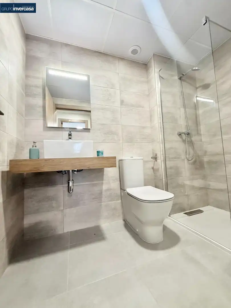 Badezimmer von Wohnung zur Miete in Quart de Poblet mit Klimaanlage, Abstellraum und Möbliert