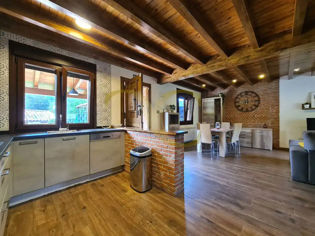 Cocina de Casa o chalet en venta en Ribadesella con Calefacción, Jardín privado y Trastero
