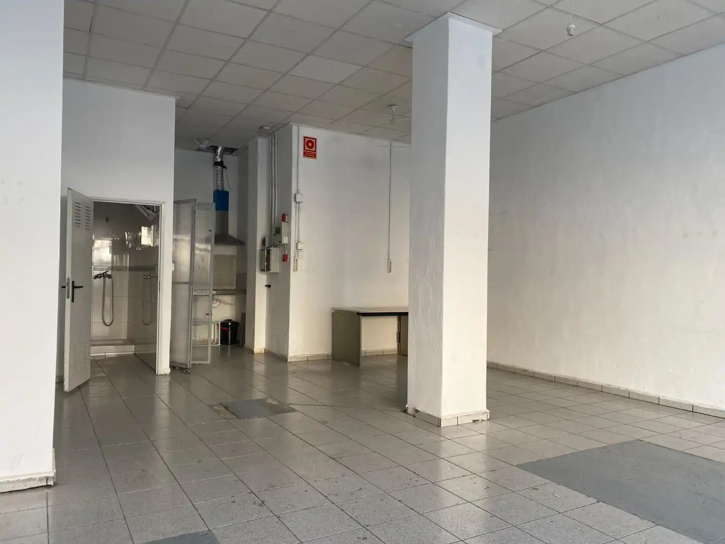 Local commercial à vendre à Calle de los Hermanos Rodríguez, imagen 4
