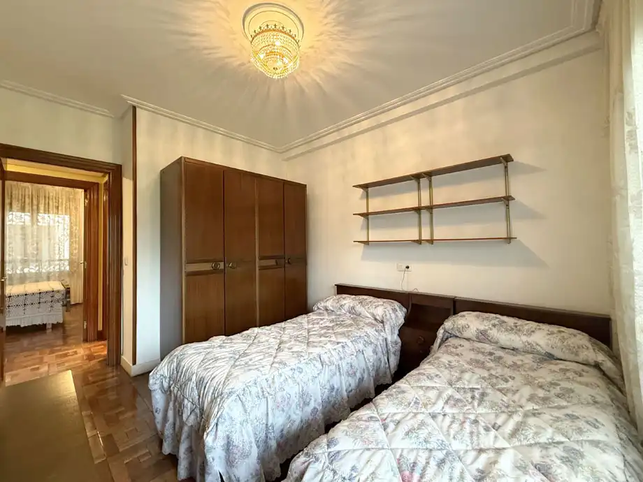 Dormitori de Pis en venda en Vitoria - Gasteiz amb Calefacció, Parquet i Traster
