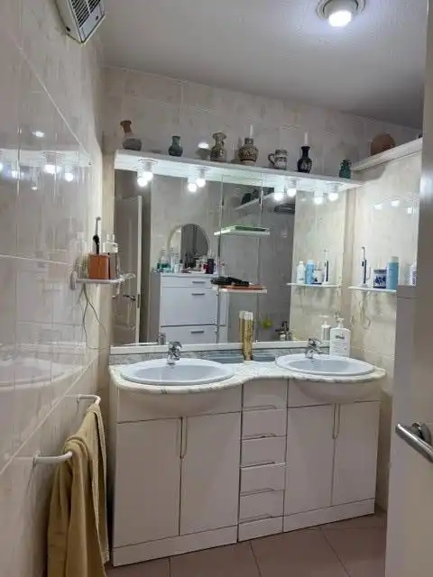 Bany de Pis en venda en Murcia amb Parquet