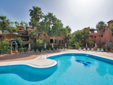 Rez-de-chaussée avec piscine à vendre à Nueva Andalucía