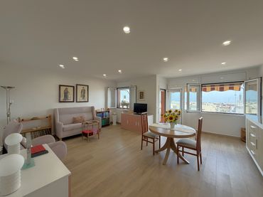 Appartamento con balcone in vendita a Passeig de Lluís Companys 2