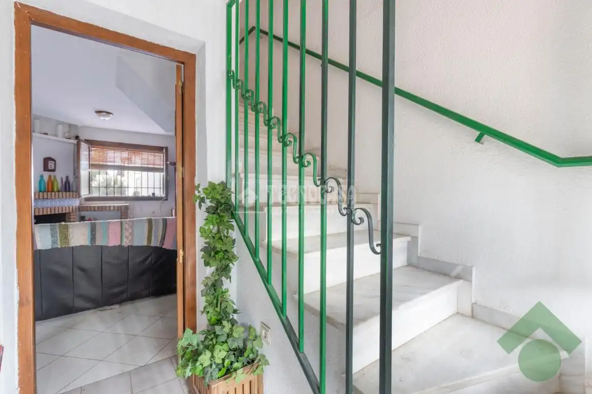 Casa adosada en venta en Ogíjares con Aire acondicionado, Calefacción y Trastero