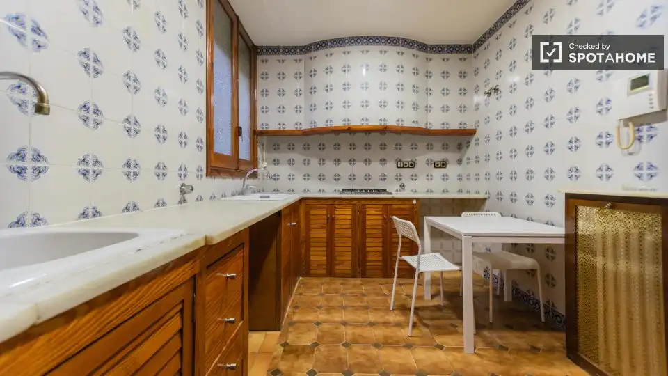 Cocina de Piso de alquiler en Valencia con Aire acondicionado, Calefacción y Amueblado
