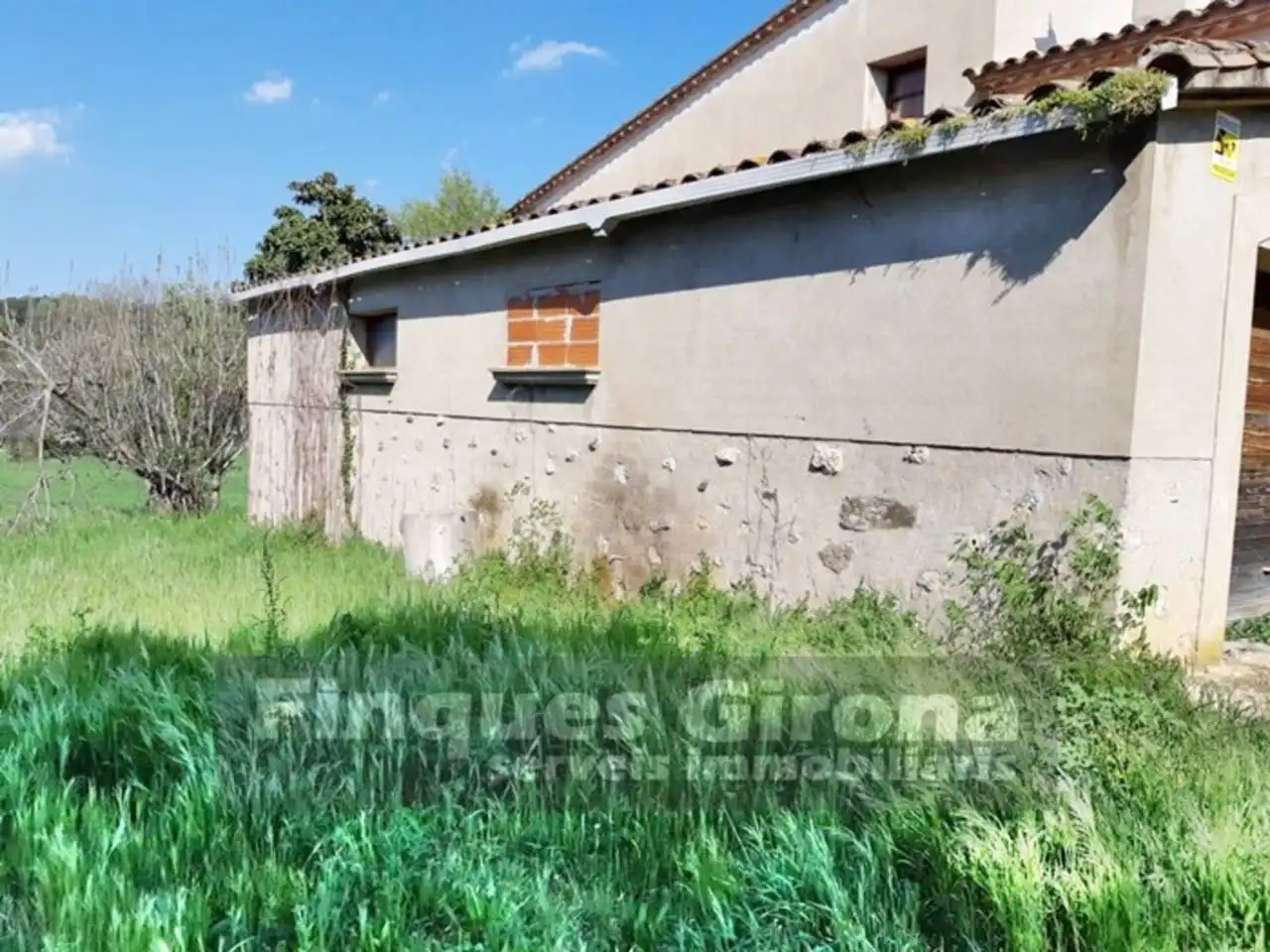 Houses for sale in Quart  with Private garden