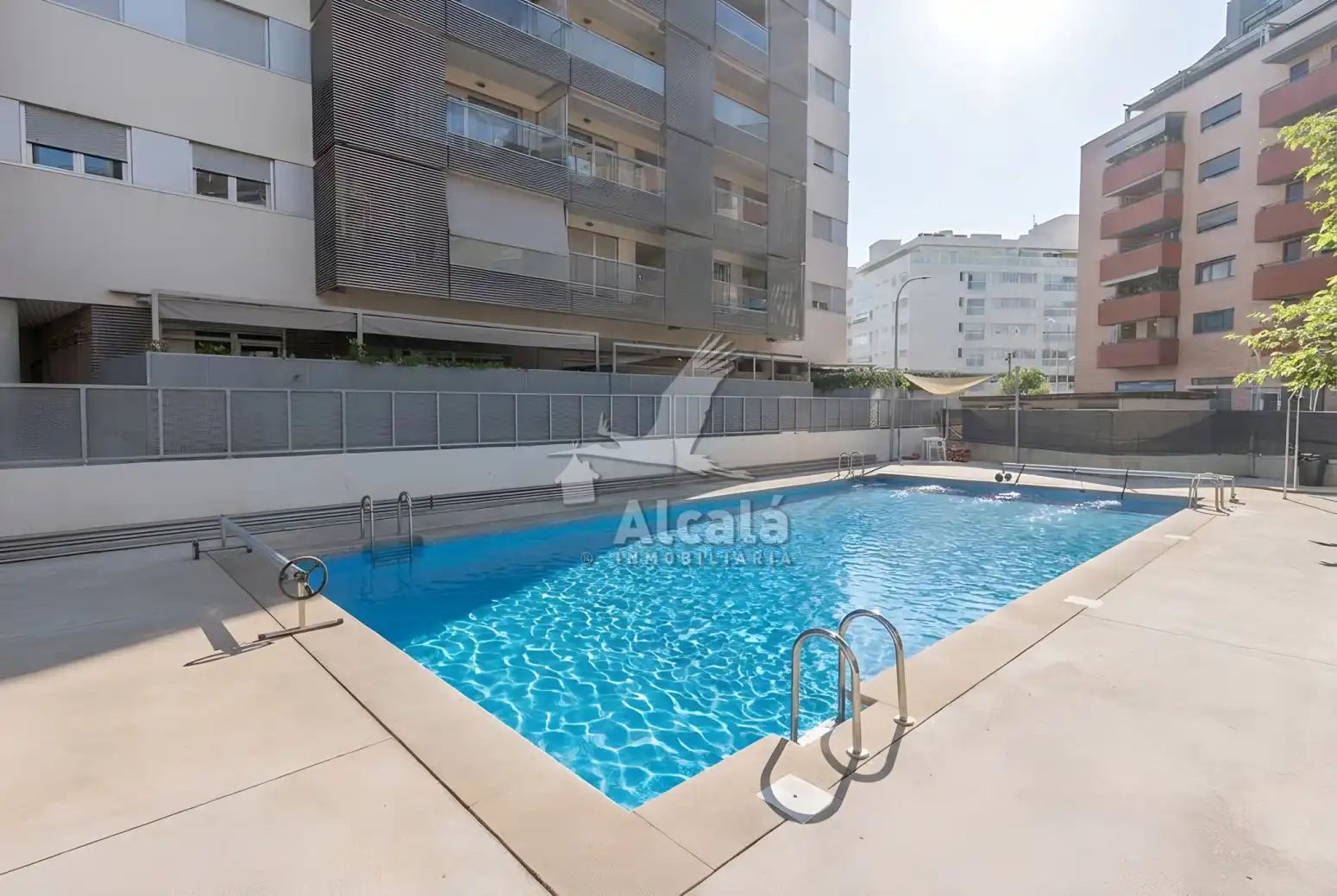 Schwimmbecken von Wohnung zum Verkauf in Alcalá de Henares mit Klimaanlage, Heizung und Terrasse