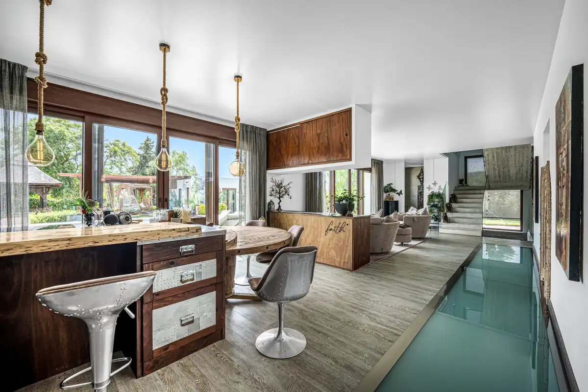 Sala d'estar de Casa o xalet en venda en Málaga amb Aire condicionat, Terrassa i Piscina