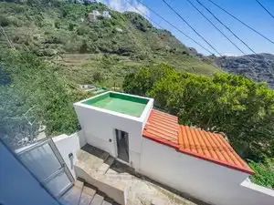 Vista exterior de Casa adosada en venda en Santa Cruz de Tenerife amb Terrassa i Balcó