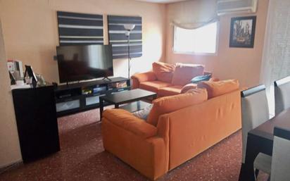 Living room of Flat for sale in  Valencia Capital  with Air Conditioner and Balcony